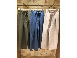 ラトカーレ*暑い季節にも快適なワイドパンツ