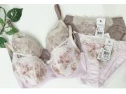 new  color!!  ☆小さく見せるブラ☆
