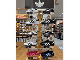 ADIDAS　大人気シリーズ！