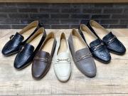 ☆★お仕事にもカジュアルにも対応！定番のやわらかローファー★☆