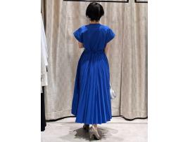 新作ワンピース入荷しました♪