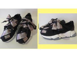☆再入荷!人気のリボンスニーカー♪☆