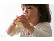 小さな手でもしっかり持てる