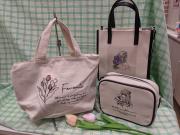 韓国で流行のラインアートのデザインです